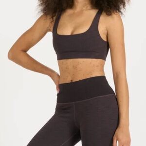 VUORI Luxe Ribbed Sports Bra in Heathered Quartz